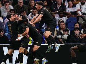 Valencia wins again as Javier Guerra strike downs toothless Sevilla