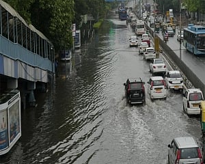 Waterlogging, traffic jams, flight diversions as rain lashes in Delhi