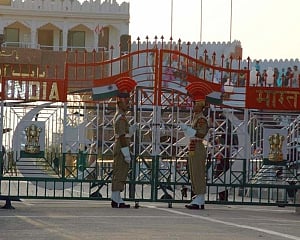 With India setting deadline, Pak nationals start returning through Attari-Wagah land route