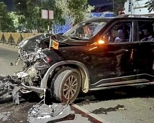 Woman constable dies, 2 other policemen injured after being hit by speeding car in Patna