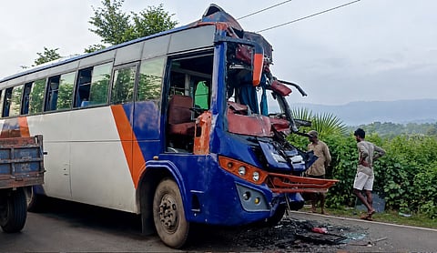 3 dead, 10 hurt as bus of Nepali 'kanwariyas' rams truck in Jharkhand