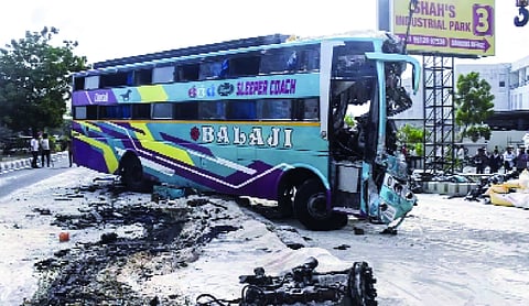 6 killed, 20 injured as bus crashes into truck in Vadodara