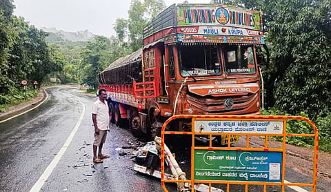 7 killed, 2 seriously injured in lorry-MUV collision in Karnataka's Uttara Kannada