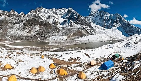 2 dead, 10 missing after avalanche hits Himlung Himal base camp in Nepal