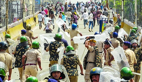 Bihar cop suspended for firing AK-47 at Siwan student protest