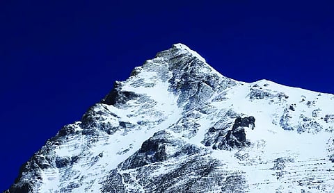 China-Nepal team extracts first full depth ice core from Everest summit