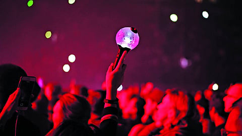 Coldplay hurts fans, BTS does not