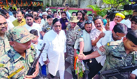 Ex-minister Alamgir Alam walks out of jail on bail