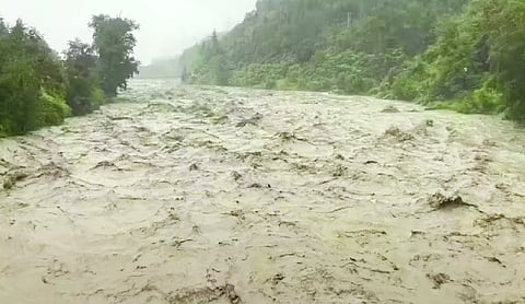 Flash floods in Himachal; Manali-Leh highway blocked