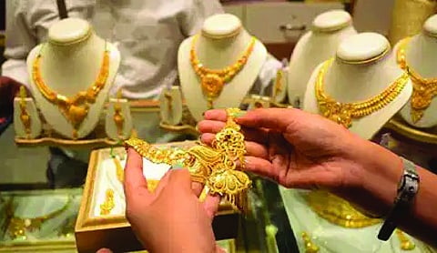 Gold rebounds Rs 700 to Rs 1.49 lakh per 10 gm in Delhi