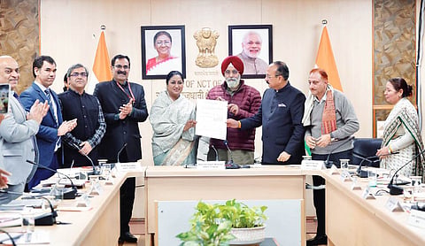 Govt releases Rs 500 crore for MCD to tackle sanitation, dust