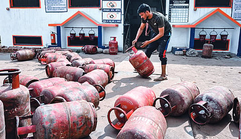 Govt tightens monitoring of LPG, CNG and PNG supply