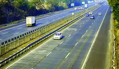 Govt to construct 6-lane elevated road to decongest South Delhi