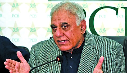 Haroon Rasheed blames admin for Pak’s decline
