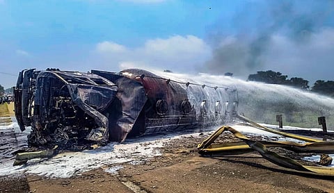 Jharkhand: Gas tanker catches fire on Bokaro bridge, panic spreads over explosion fears