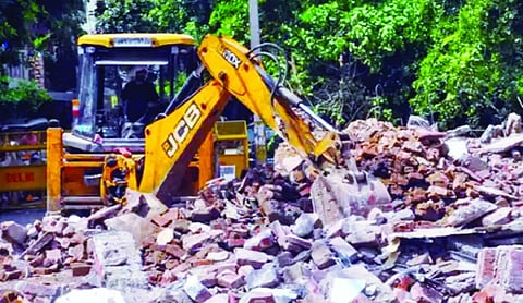 Labourers left out in cold as shanties near Roshanara Club demolished