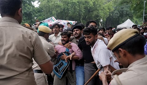 Lawyers protest at Tis Hazari against police action on Jantar Mantar protesters