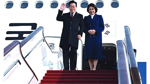Lee lands in China, hoping to sidestep Taiwan tensions