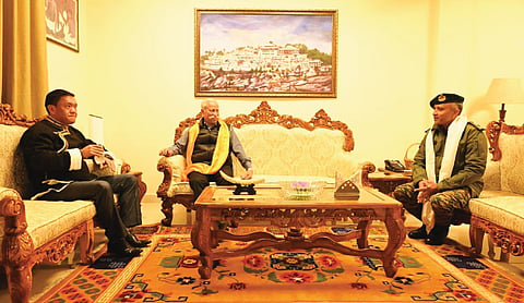 Lt Gen Shukla discusses border development with Arunachal CM