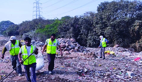 MCD clears 18,495 MT waste from railway tracks