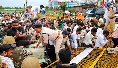 Moong MSP protest paralyses Bhopal: Govt forms panel after overnight talks fail