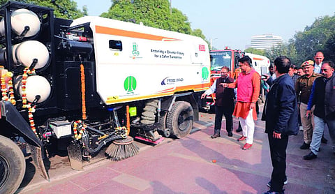 NDMC inducts two Mechanical Road Sweepers in Connaught Place