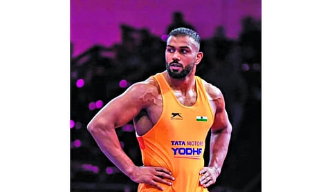 Nitesh Siwach settles for silver; Mansi misses out