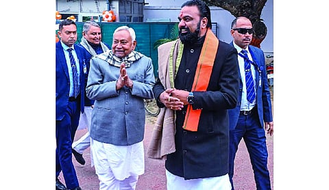 Nitish attends 90th birthday of Shakuni Choudhary
