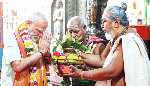 PM Modi offers prayers at Tirupparankundram temple