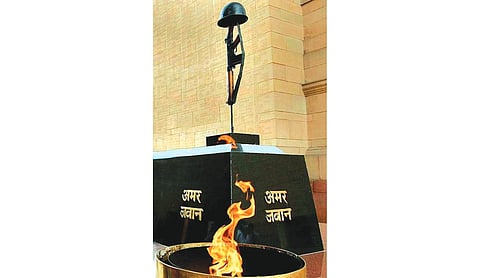 PM pays tributes at the National War Memorial