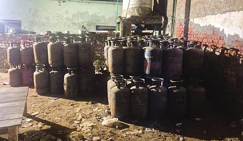Police bust LPG hoarding racket, 459 cylinders seized