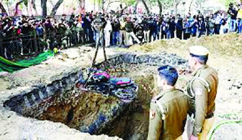 PWD orders safety checks after Janakpuri tragedy