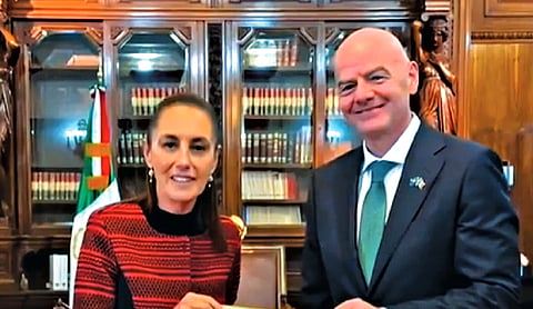 Sheinbaum meets FIFA’s chief to review Mexico’s WC preparations