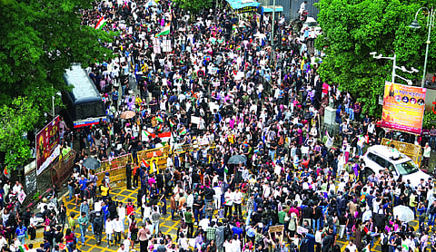 Thousands attend students’ protest in Mumbai