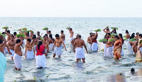Thousands perform ancestral rites at Kerala temples on Karkidaka Vavu