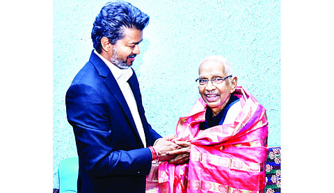 TN CM visits Periyar Thidal, meets DK president