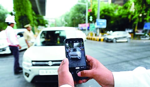 Traffic violator with 208 unpaid challans traced in Greater Noida