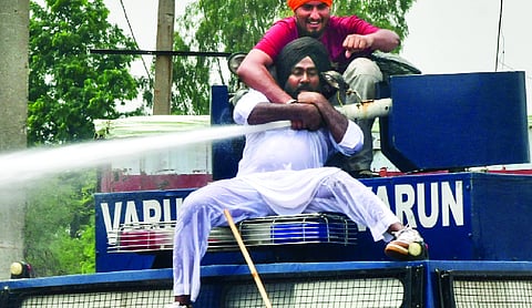 Waris Punjab De marches to Mann’s residence over Amritpal