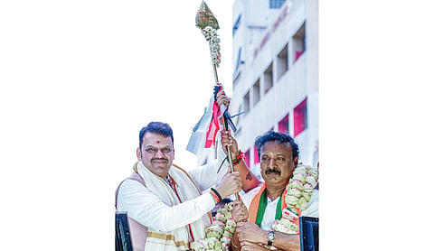 Wave of change in Tamil Nadu to defeat DMK: Fadnavis