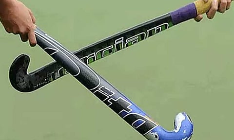 இந்திய ஆக்கி அணியிலிருந்து முன்னணி வீரர்கள் நீக்கம் ஏன் ?