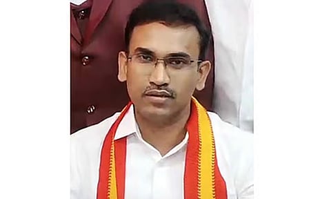 விஜய் வெறும் ரசிகர்களை மட்டும் நம்பி அரசியலுக்கு வரவில்லை- அருண்ராஜ்