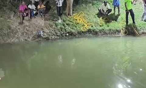 ஆற்காடு அருகே சோகம்: குளத்தில் மூழ்கி 3 சிறுமிகள் உயிரிழப்பு