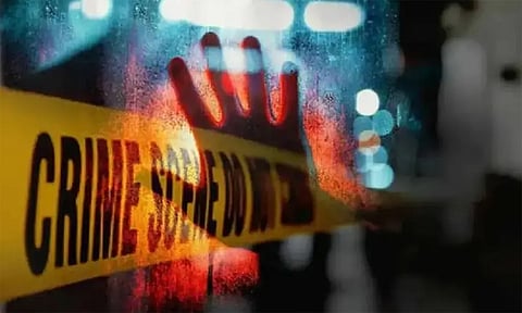 பாலியல் தொல்லை கொடுத்த நண்பரை காதலனுடன் சேர்ந்து கத்தியால் குத்திக்கொன்ற பெண் உள்பட 3 பேர் கைது