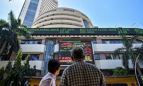 ஏற்றத்துடன் வர்த்தகமாகும் நிப்டி: இன்றைய பங்குச்சந்தை நிலவரம்