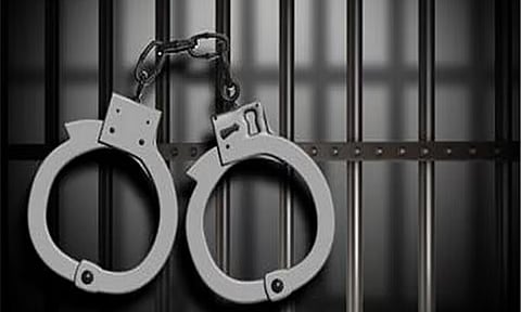 ஈரோட்டில் சட்டவிரோதமாக தங்கியிருந்த வங்காளதேசத்தினர் 4 பேர் கைது