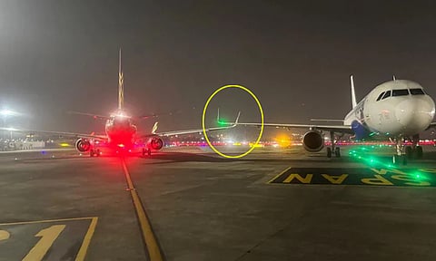 மும்பை விமான நிலையத்தில் 2 விமானங்கள் உரசல்; பெரும் விபத்து தவிர்ப்பு