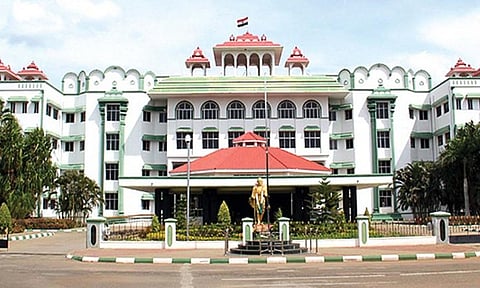 மக்கள் மனதில் பாகுபாடுகளை போக்காமல் தெருக்கள் பெயரை மாற்றுவதால் பலனில்லை: மதுரை ஐகோர்ட்டு