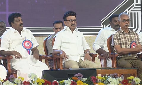 அரசு ஊழியர்களும், ஆசிரியர்களும் திமுக அரசுக்கு பக்கபலமாக இருக்க வேண்டும்; முதல்-அமைச்சர் மு.க.ஸ்டாலின்