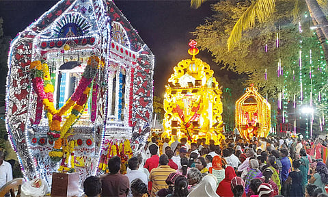 நெல்லை: முத்துலாபுரம் புனித செபஸ்தியார் ஆலய தேர் பவனி