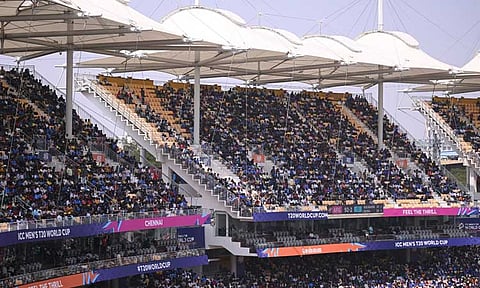 சென்னை சேப்பாக்கம் மைதானத்தில் விசில் கொண்டு செல்ல தடை